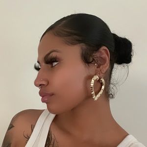 Meet your Posher, Zena